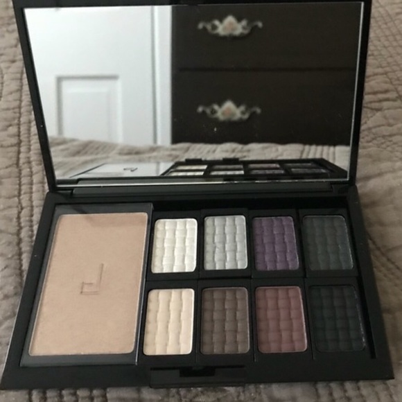 NWT DOUCCE Freematic Eyeshadow Pro Pallete Smokey - Picture 3 of 3